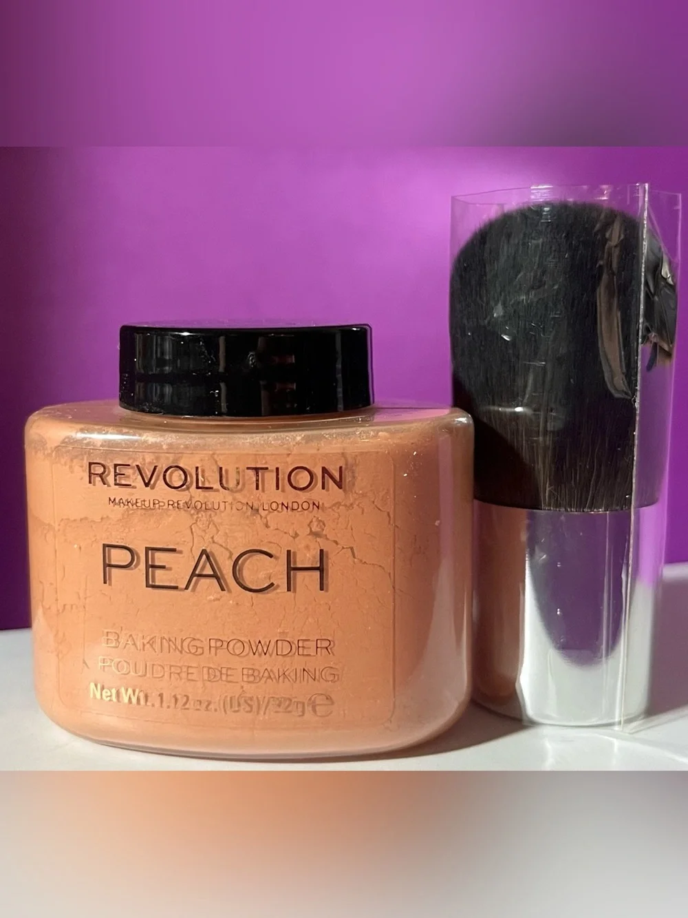 Makeup Revolution Peach Baking Powder & Kabuki Brush